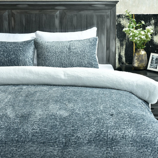 3 PCS FLANNEL COMFORTER SET LIGHT GREY