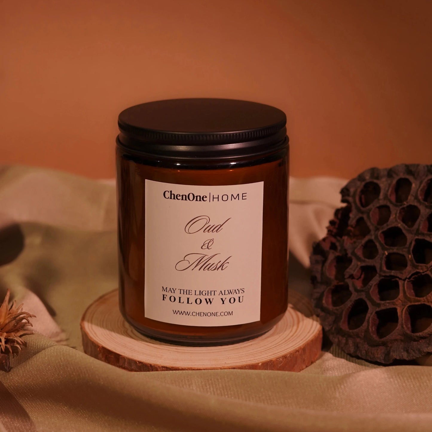 SCENTED CANDLE OUD & MUSK