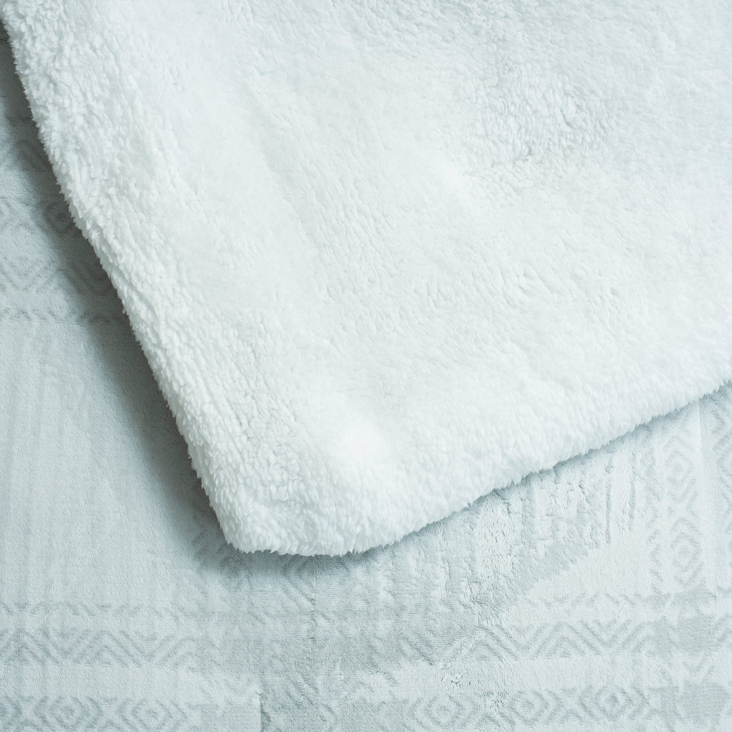 3 PCS CARVING FLANNEL COMFORTER-26 SET GREY